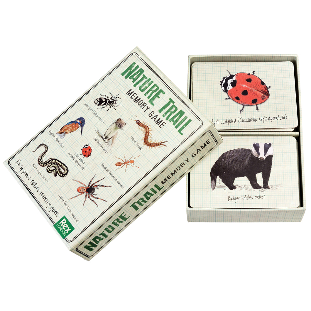 Open box shows 2 stacks of cards with colourful illustrations. Underneath the illustrations are the common name and the scientific name.